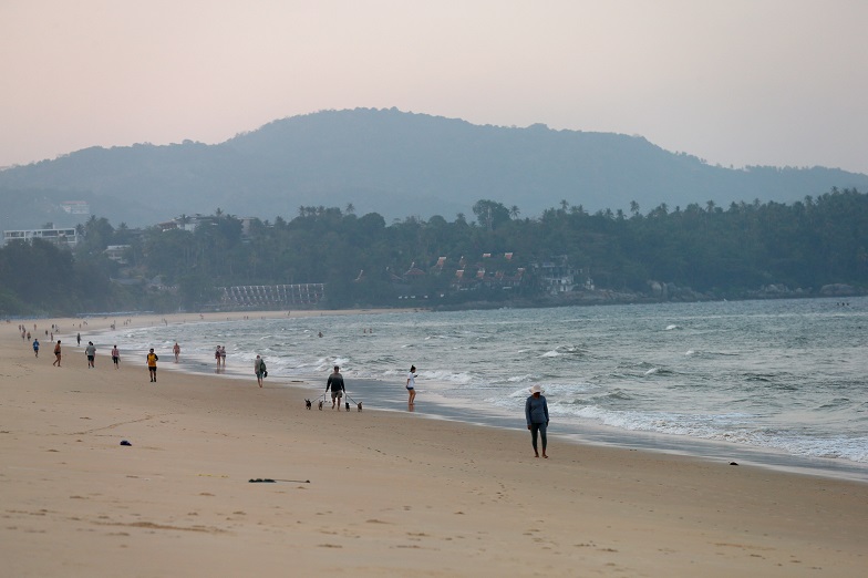 2020-11-16T092505Z_1_LYNXMPEGAF0HG_RTROPTP_4_HEALTH-CORONAVIRUS-THAILAND-TOURISM.JPG