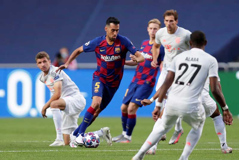 2020-11-18T143750Z_1_LYNXMPEGAH15Q_RTROPTP_4_SOCCER-CHAMPIONS-FCB-BAY-REPORT.JPG