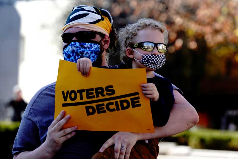 2020-11-19T135545Z_2_LYNXMPEGAI048_RTROPTP_4_USA-ELECTION-REACTION.JPG