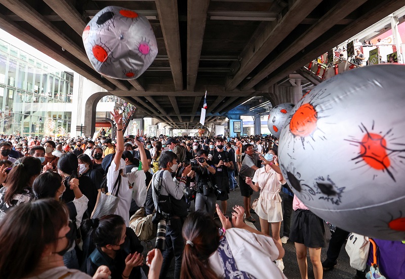 2020-11-21T130545Z_1_LYNXMPEGAK0BA_RTROPTP_4_THAILAND-PROTESTS.JPG