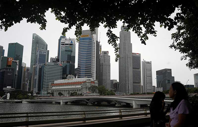 2020-11-23T000341Z_1_LYNXMPEGAM000_RTROPTP_4_SINGAPORE-ECONOMY-GDP.JPG