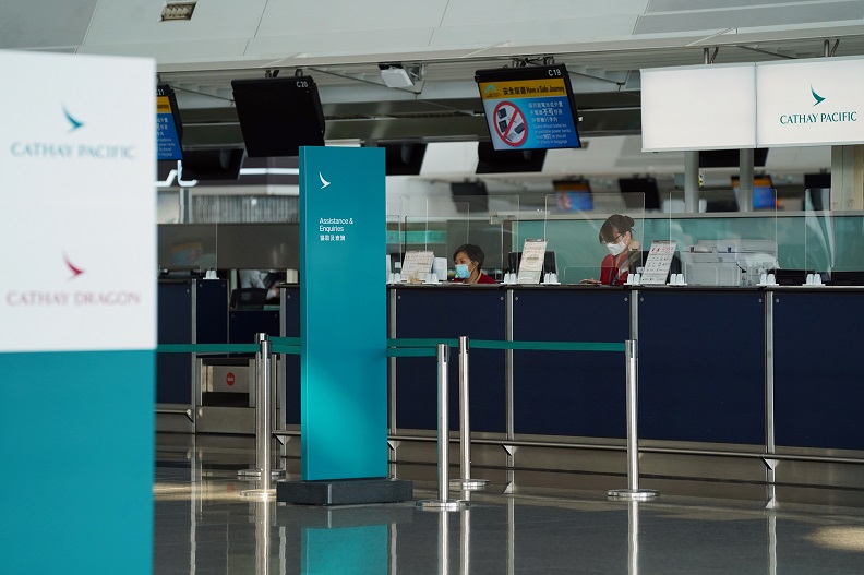 2020-11-23T055839Z_1_LYNXMPEGAM06D_RTROPTP_4_CATHAY-PACIFIC-LAYOFFS.JPG