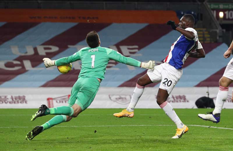 2020-11-23T193823Z_1_LYNXMPEGAM1DT_RTROPTP_4_SOCCER-ENGLAND-BUR-CRY-REPORT.JPG