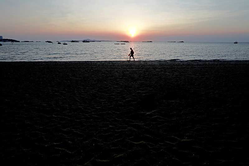 2020-11-26T053023Z_1_LYNXMPEGAP06B_RTROPTP_4_THAILAND-ECONOMY-TOURISM.JPG