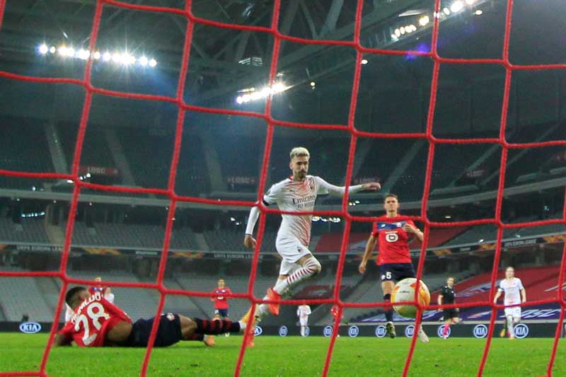 2020-11-26T201059Z_1_LYNXMPEGAP1AZ_RTROPTP_4_SOCCER-EUROPA-LIL-MIL-REPORT.JPG