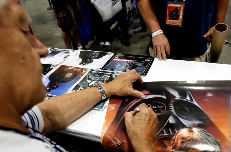 2020-11-29T113038Z_1_LYNXMPEGAS08U_RTROPTP_4_PEOPLE-DAVIDPROWSE.JPG