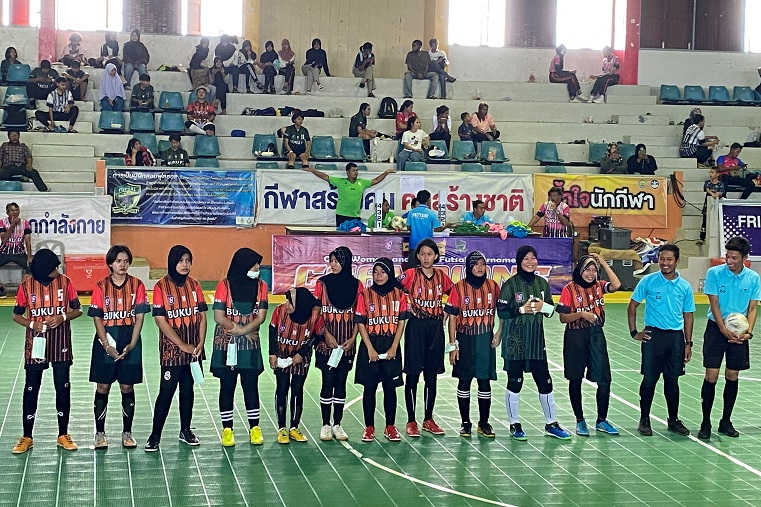 2020-11-30T090036Z_1_LYNXMPEGAT0HT_RTROPTP_4_UK-THAILAND-LGBT-SPORT.JPG