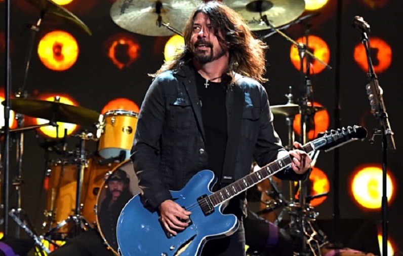 2020_foofighters_getty_2000x1270-696x442.jpg
