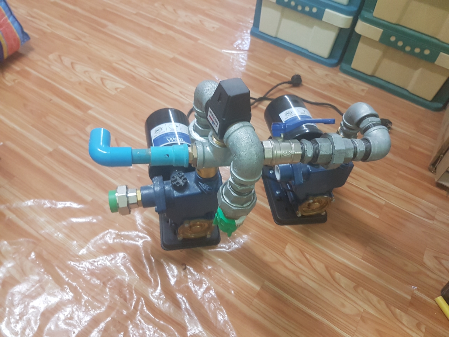 42425721_hotandcoldwaterpumpsetup.jpg.01b694978ba5b9b78b5f2ef6cf4d8722.jpg