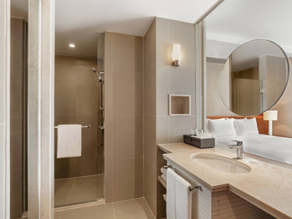 Deluxe Room_2.jpg