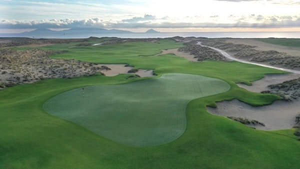 The-11th-hole-at-Hoiana-Shores-GC-looking-out-over-the-East-Sea-to-the-Cham-Islands.jpg