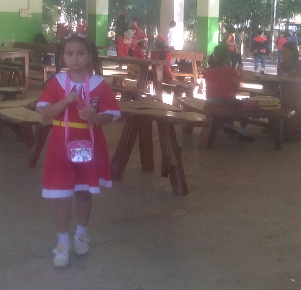 136306330_Santasatschool01.png.2a8917b72c345d07e85e560f8535d18d.png