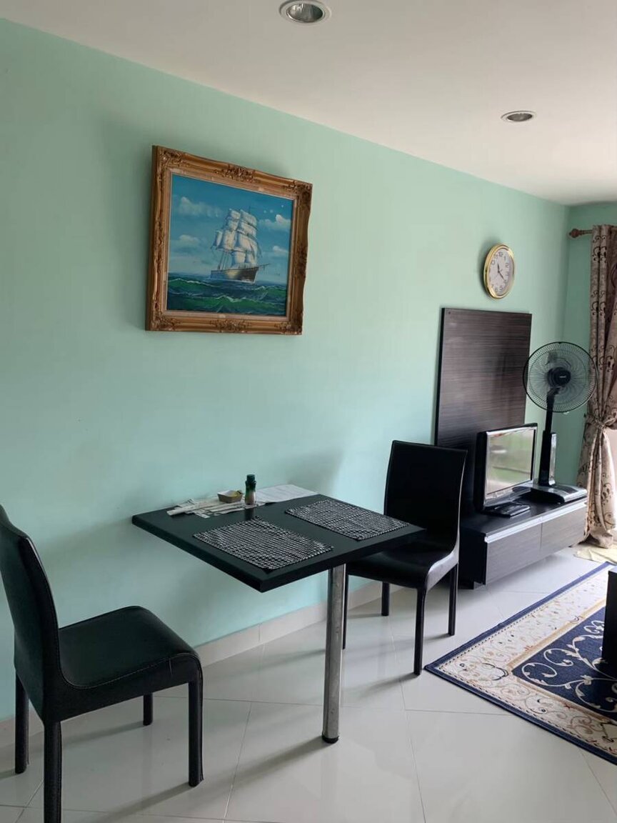 Dining Room 819.jpg