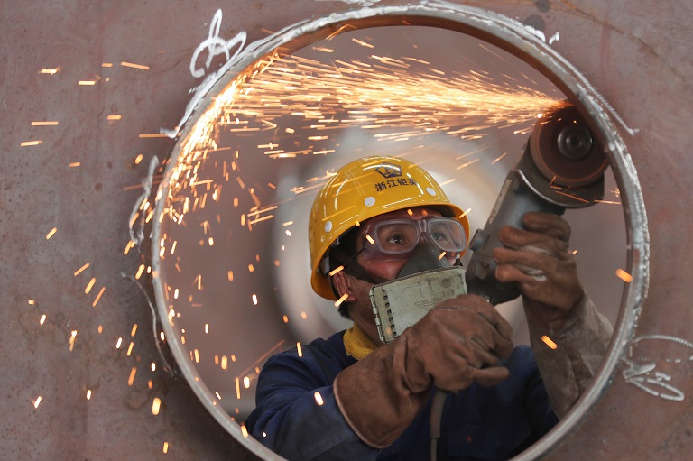 2020-12-01T030653Z_1_LYNXMPEGB01YZ_RTROPTP_4_CHINA-ECONOMY.JPG