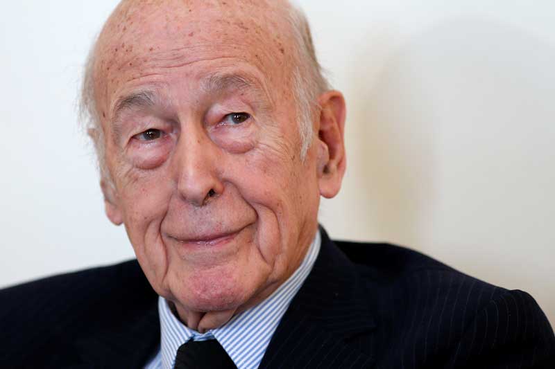 2020-12-02T220705Z_2_LYNXMPEGB11TZ_RTROPTP_4_PEOPLE-GISCARD.JPG