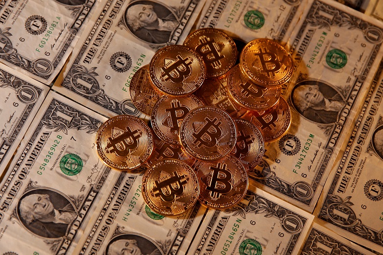 2020-12-03T072347Z_1_LYNXMPEGB20F3_RTROPTP_4_CRYPTO-CURRENCIES.JPG