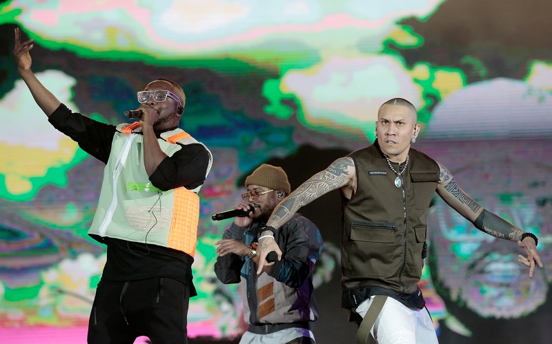 2020-12-04T203557Z_1_LYNXMPEGB31PD_RTROPTP_4_MUSIC-BLACK-EYED-PEAS-SHAKIRA.JPG