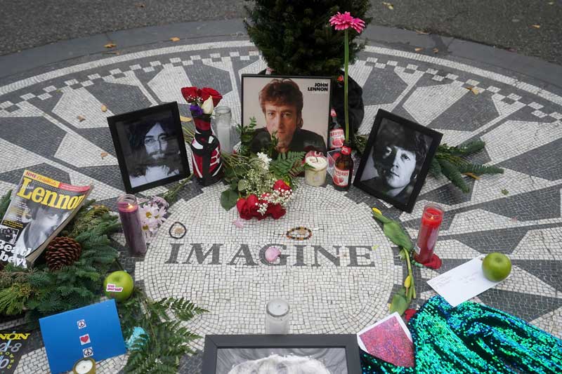 2020-12-08T175350Z_1_LYNXMPEGB71I7_RTROPTP_4_PEOPLE-JOHN-LENNON.JPG