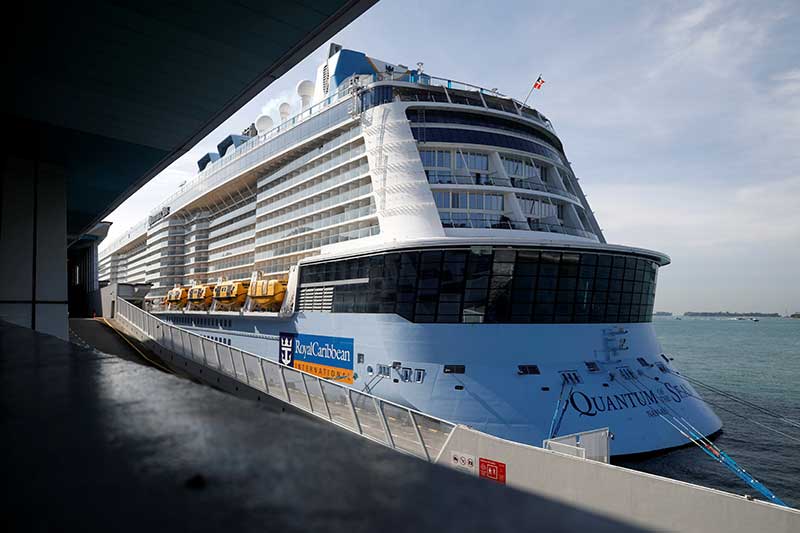 2020-12-09T030033Z_1_LYNXMPEGB804L_RTROPTP_4_HEALTH-CORONAVIRUS-SINGAPORE-CRUISESHIP.JPG