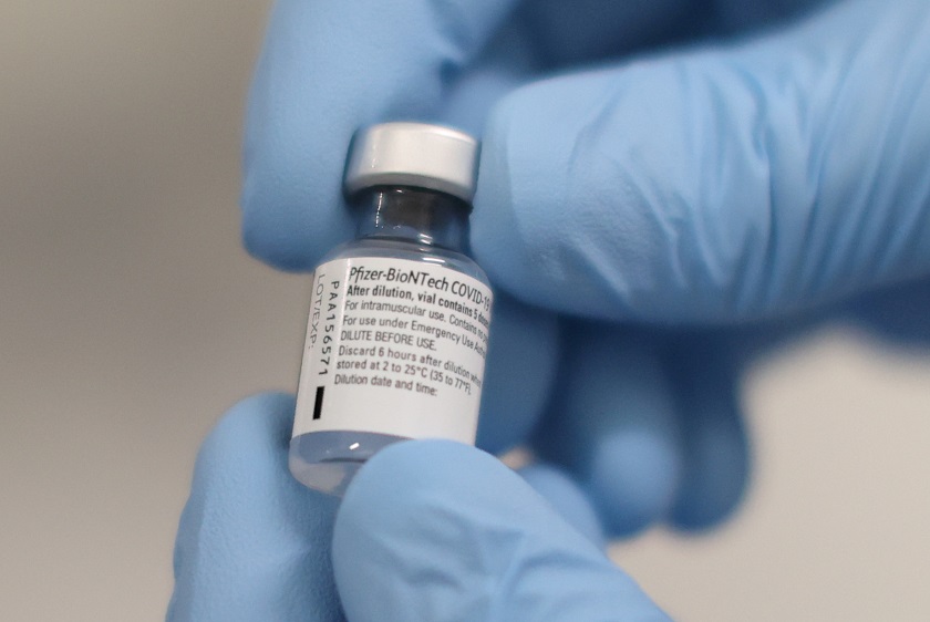 2020-12-09T114831Z_2_LYNXMPEGB80QG_RTROPTP_4_HEALTH-CORONAVIRUS-VACCINES-CDC.JPG