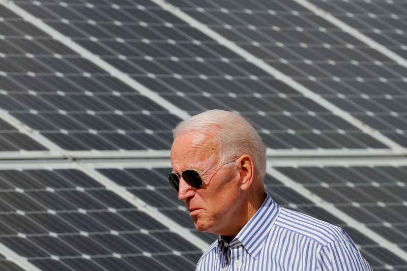 2020-12-10T225527Z_2_LYNXMPEGB91PB_RTROPTP_4_NEW-YORK-STATE-PENSION-FUND-ENERGY.JPG