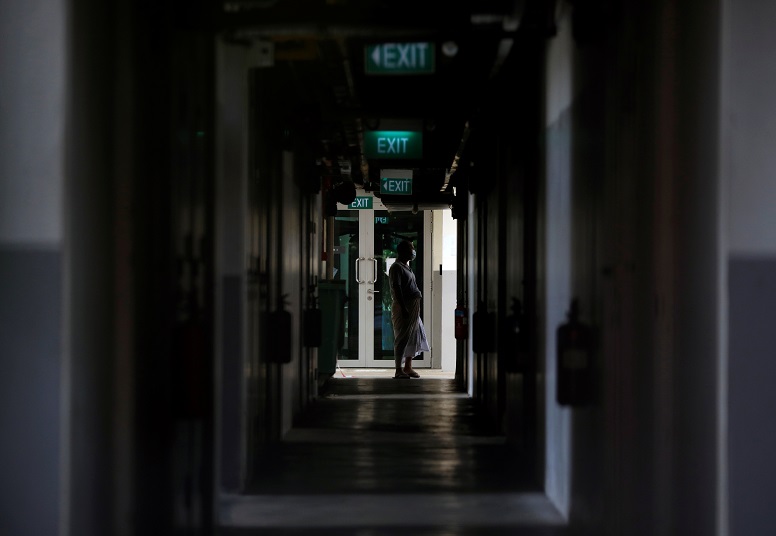 2020-12-15T051446Z_1_LYNXMPEGBE08H_RTROPTP_4_HEALTH-CORONAVIRUS-SINGAPORE.JPG