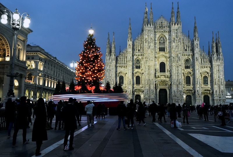 2020-12-19T024033Z_1_LYNXMPEGBI02B_RTROPTP_4_HEALTH-CORONAVIRUS-ITALY.JPG