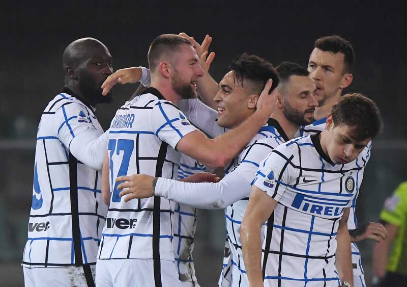 2020-12-23T193924Z_1_LYNXMPEGBM1BU_RTROPTP_4_SOCCER-ITALY-HEL-INT-REPORT.JPG