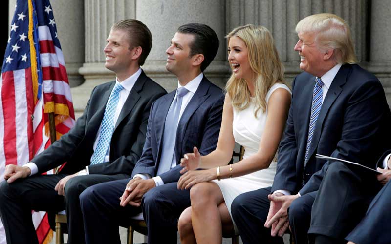 2020-12-24T195127Z_1_LYNXMPEGBN13P_RTROPTP_4_USA-ELECTION-PARDON.JPG