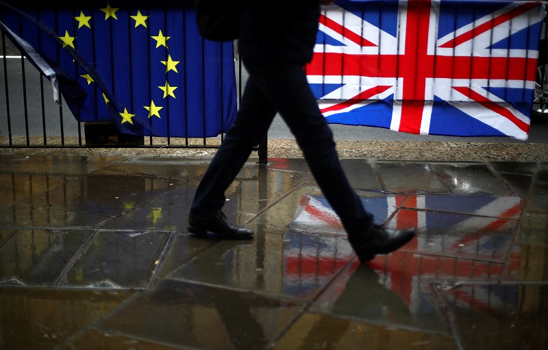 2020-12-26T020745Z_1_LYNXMPEGBP00X_RTROPTP_4_BRITAIN-EU.JPG