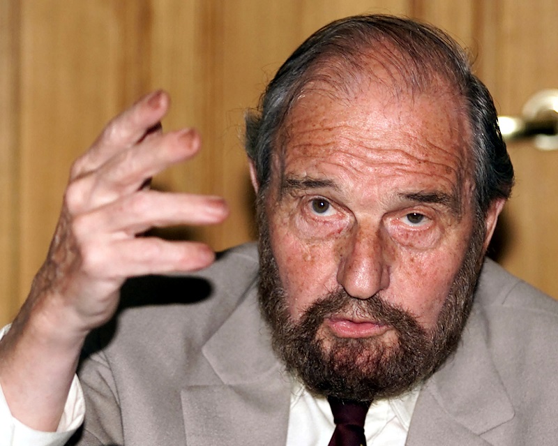 2020-12-26T104618Z_4_LYNXMPEGBP04J_RTROPTP_4_PEOPLE-GEORGE-BLAKE.JPG