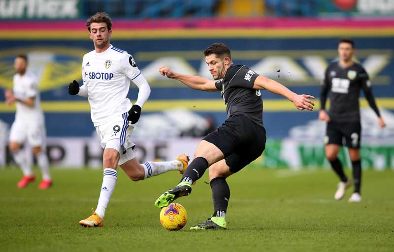 2020-12-27T164437Z_1_LYNXMPEGBQ09O_RTROPTP_4_SOCCER-ENGLAND-LEE-BUR-REPORT.JPG