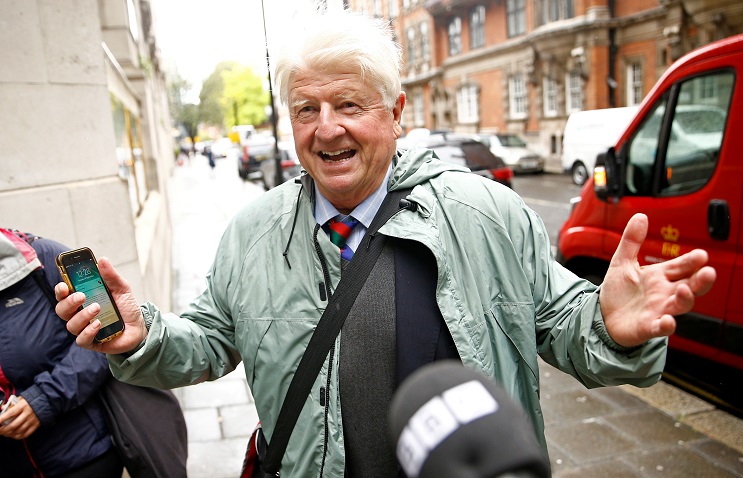 2020-12-31T102033Z_1_LYNXMPEGBU0F0_RTROPTP_4_BRITAIN-EU-JOHNSON-FATHER.JPG