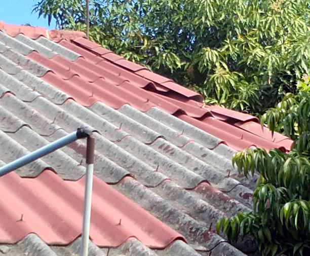 2137876288_roofdamage01.png.7eb23cc8c9e08be87dbe6e48efb98d61.png