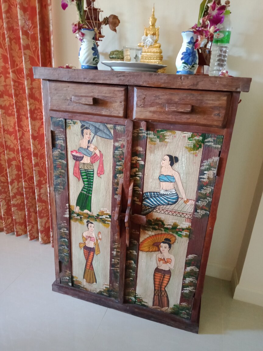 cabinet.jpg