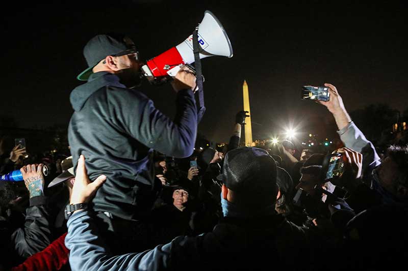 2021-01-04T224057Z_1_LYNXMPEH0318B_RTROPTP_4_USA-ELECTION-PROTESTS.JPG