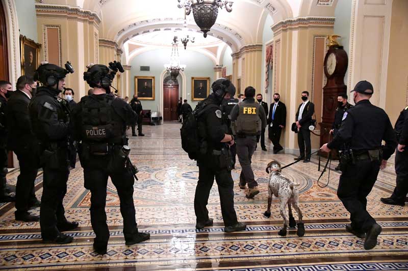 2021-01-07T044607Z_1_LYNXMPEH060AJ_RTROPTP_4_USA-ELECTION-CONGRESS.JPG