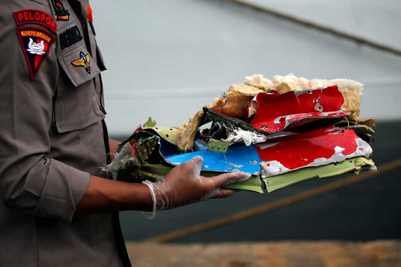 2021-01-10T121916Z_1_LYNXMPEH0909U_RTROPTP_4_INDONESIA-CRASH.JPG