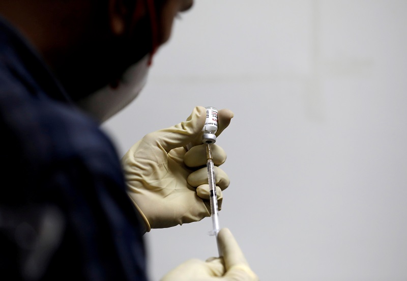 2021-01-15T235115Z_3_LYNXMPEH0E1MS_RTROPTP_4_HEALTH-CORONAVIRUS-INDIA-VACCINE.JPG