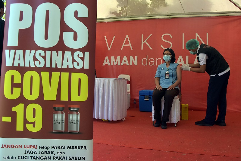 2021-01-16T083752Z_1_LYNXMPEH0F06S_RTROPTP_4_HEALTH-CORONAVIRUS-INDONESIA.JPG