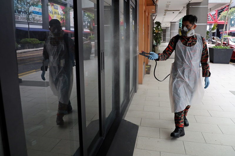 2021-01-16T112014Z_1_LYNXMPEH0F09D_RTROPTP_4_HEALTH-CORONAVIRUS-MALAYSIA.JPG