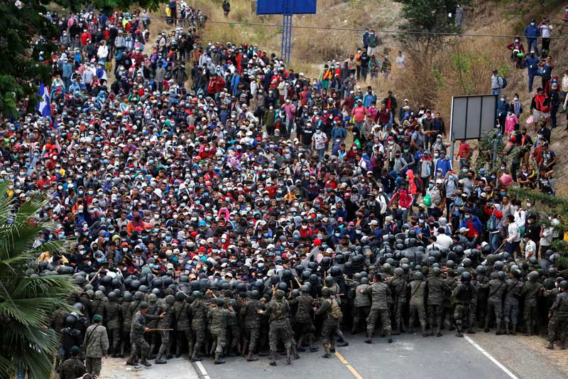 2021-01-17T184756Z_1_LYNXMPEH0G0F0_RTROPTP_4_USA-IMMIGRATION-CARAVAN.JPG