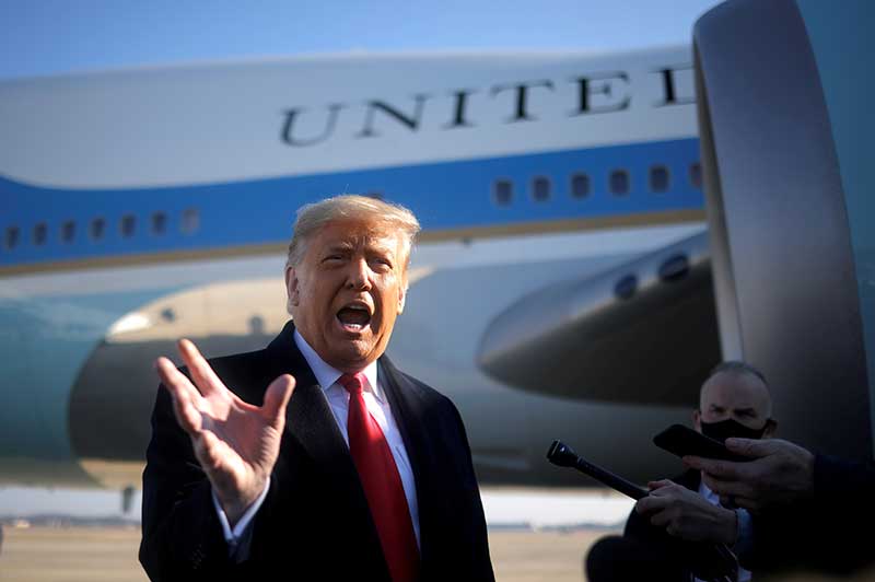 2021-01-18T034517Z_1_LYNXMPEH0H03E_RTROPTP_4_USA-TRUMP-DEPART.JPG