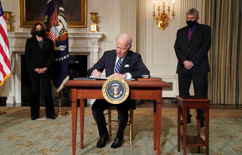 2021-01-27T193225Z_1_LYNXMPEH0Q1HP_RTROPTP_4_USA-BIDEN.JPG