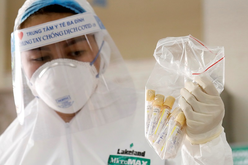 2021-01-28T100940Z_1_LYNXMPEH0R0PQ_RTROPTP_4_HEALTH-CORONAVIRUS-VIETNAM-TESTING.JPG