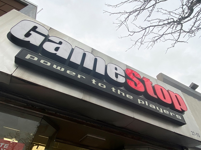 2021-01-28T112642Z_2_LYNXMPEH0R0MV_RTROPTP_4_GAMESTOP-HOT.JPG