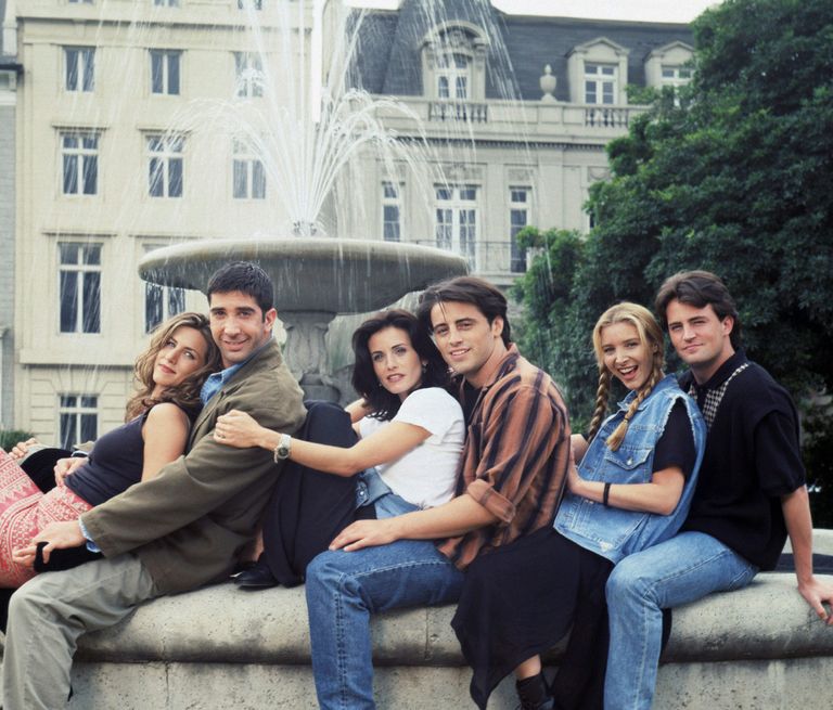 friends-cast-fountain-1602664173.jpg