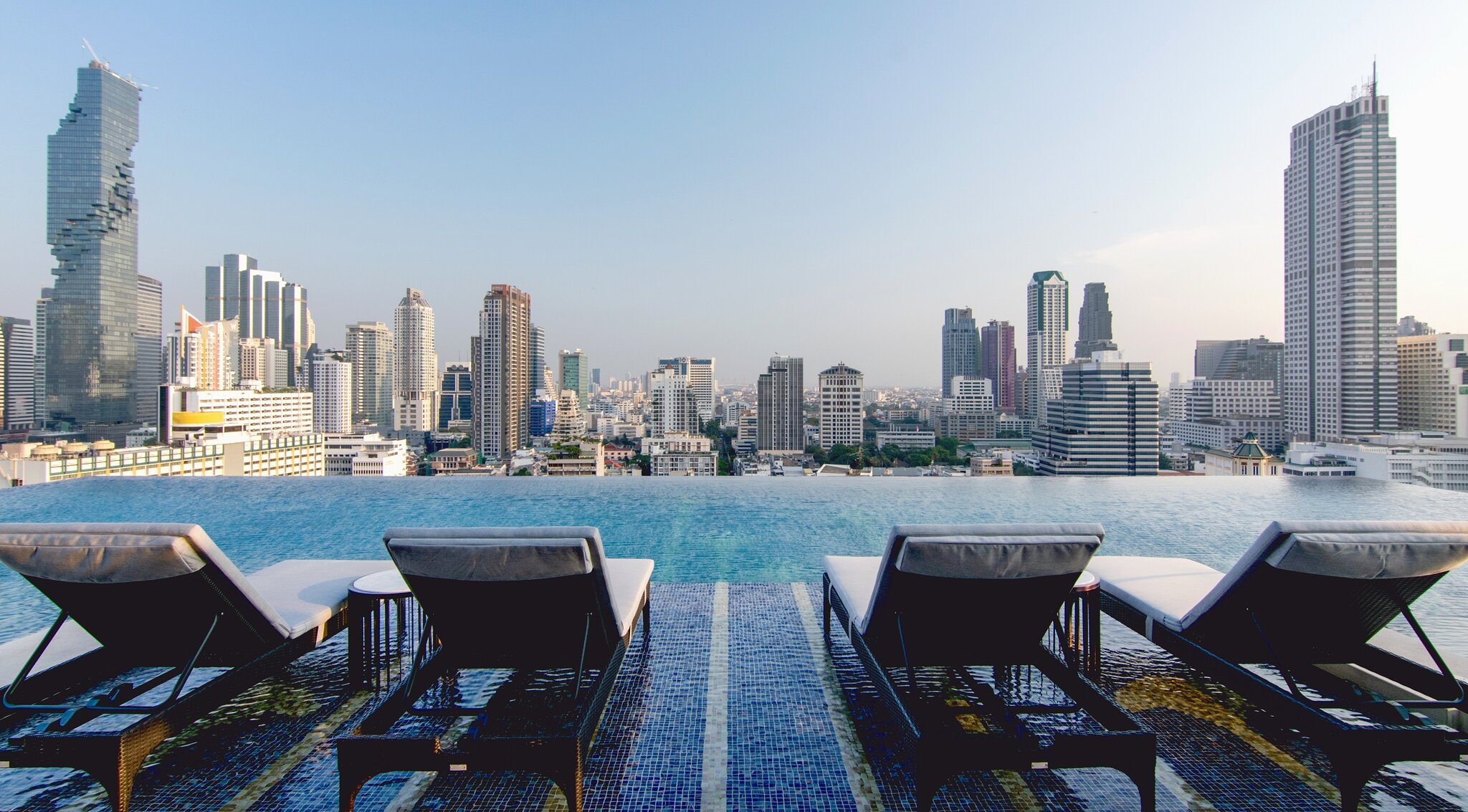 Pool - Marriott Surawongse.jpg