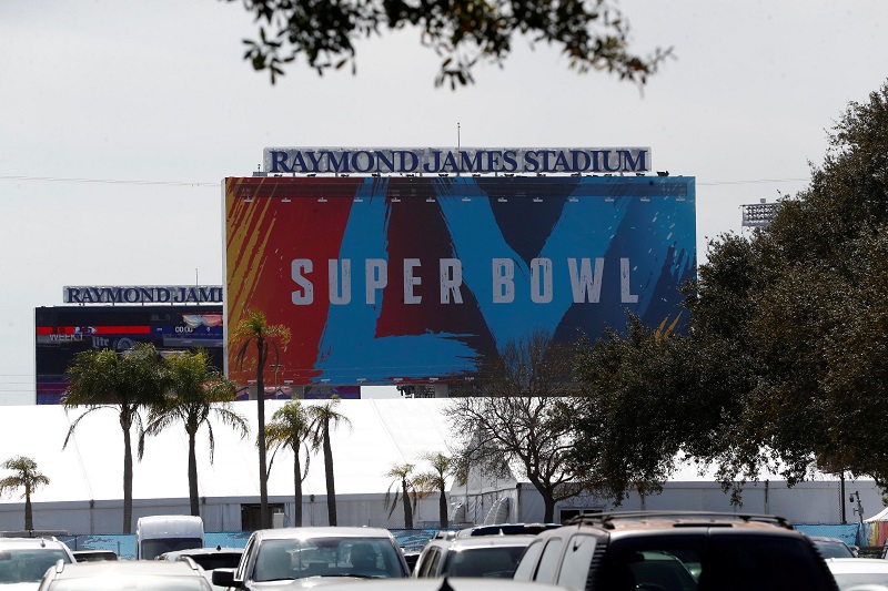 2021-02-05T173131Z_1_LYNXMPEH141C9_RTROPTP_4_FOOTBALL-NFL-SUPERBOWL-COVID.JPG