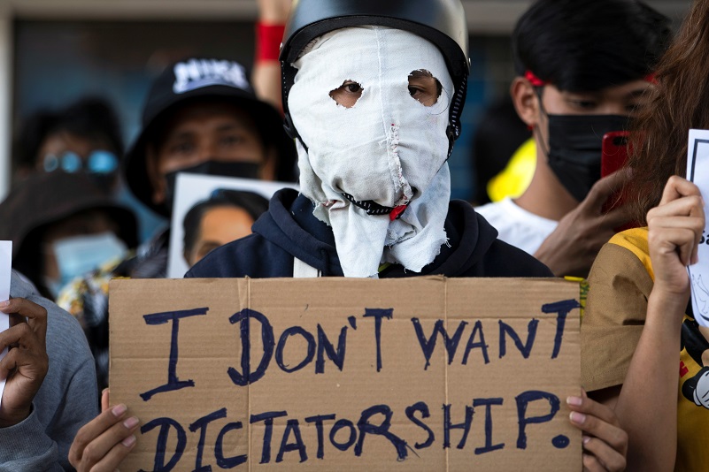 2021-02-10T101411Z_1_LYNXMPEH190SC_RTROPTP_4_MYANMAR-POLITICS.JPG